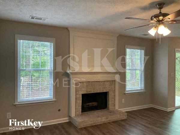 1750 Berry Ct - Photo 3 of 10