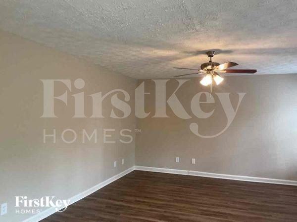 1750 Berry Ct - Photo 4 of 10