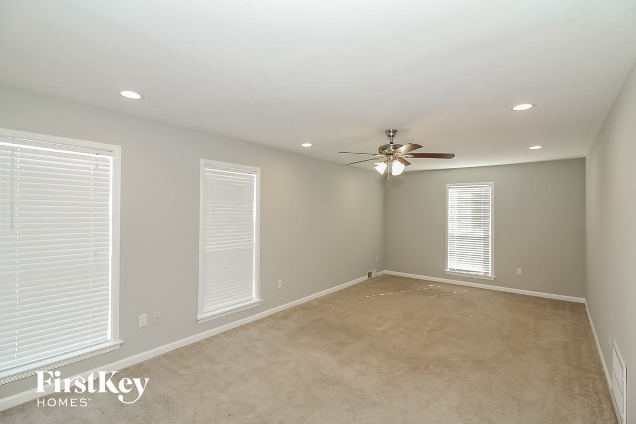 7650 Charstone Dr - Photo 7 of 15