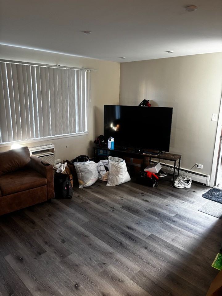 1384 Brown St - Photo 4 of 9