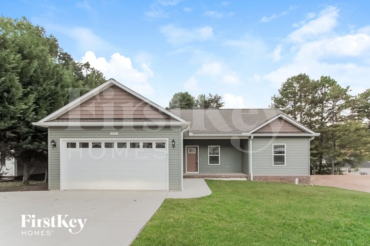 409 Lakeridge Dr - Photo 2 of 15