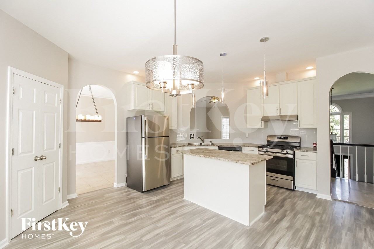 224 Tennis Court Ln Nw - Photo 6 of 15