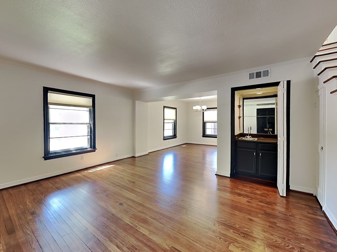 6442 Bordeaux Ave - Photo 4 of 19