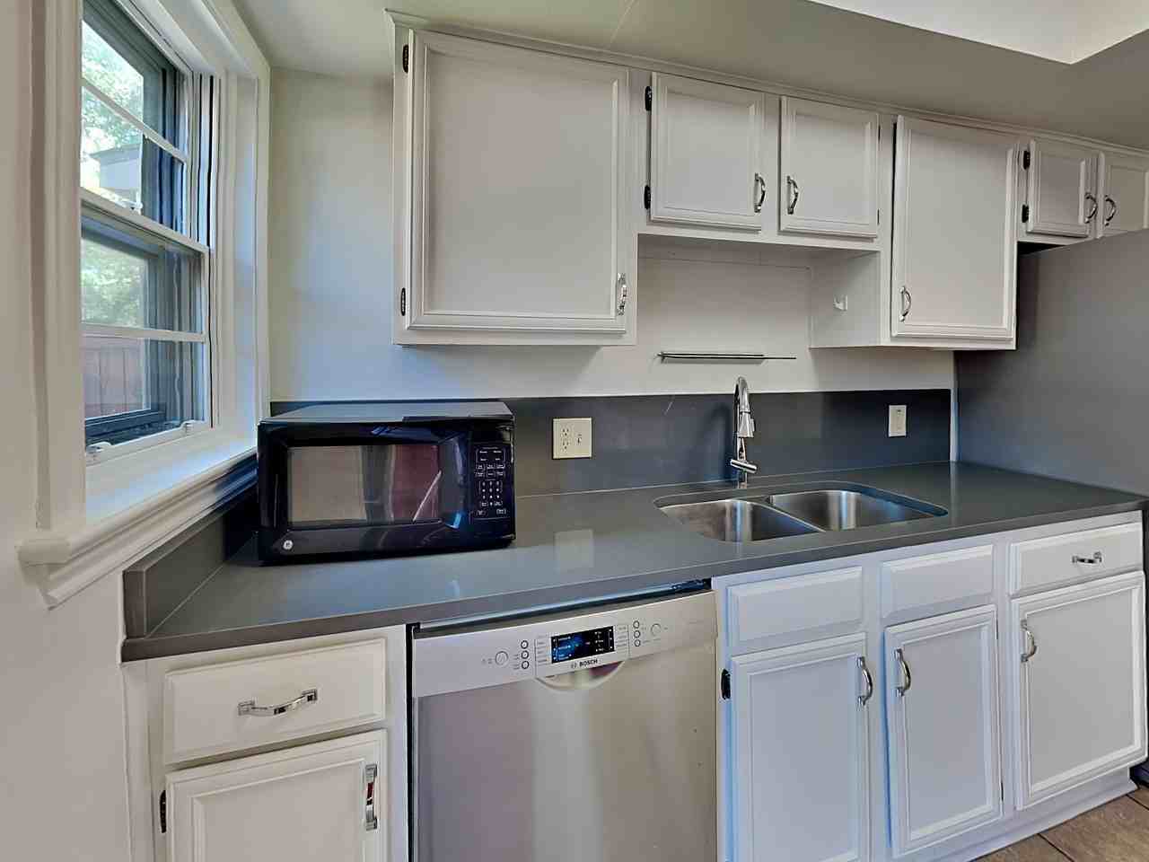 6442 Bordeaux Ave - Photo 7 of 19