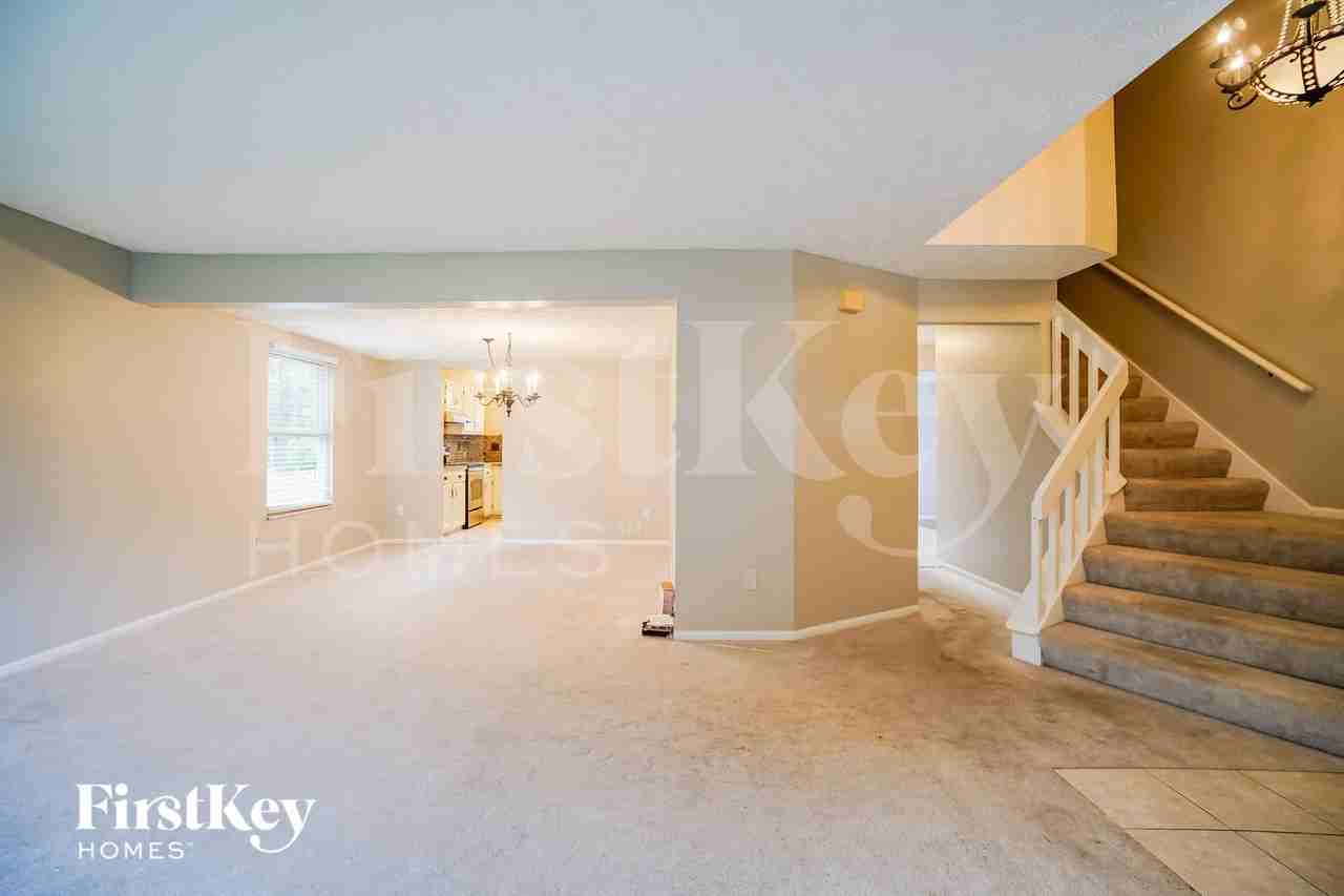 5586 Edie Dr - Photo 3 of 15