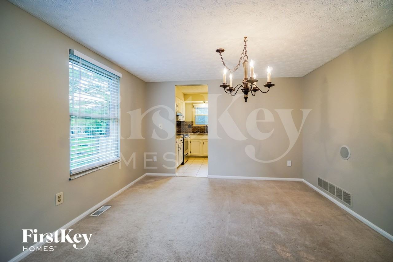 5586 Edie Dr - Photo 4 of 15