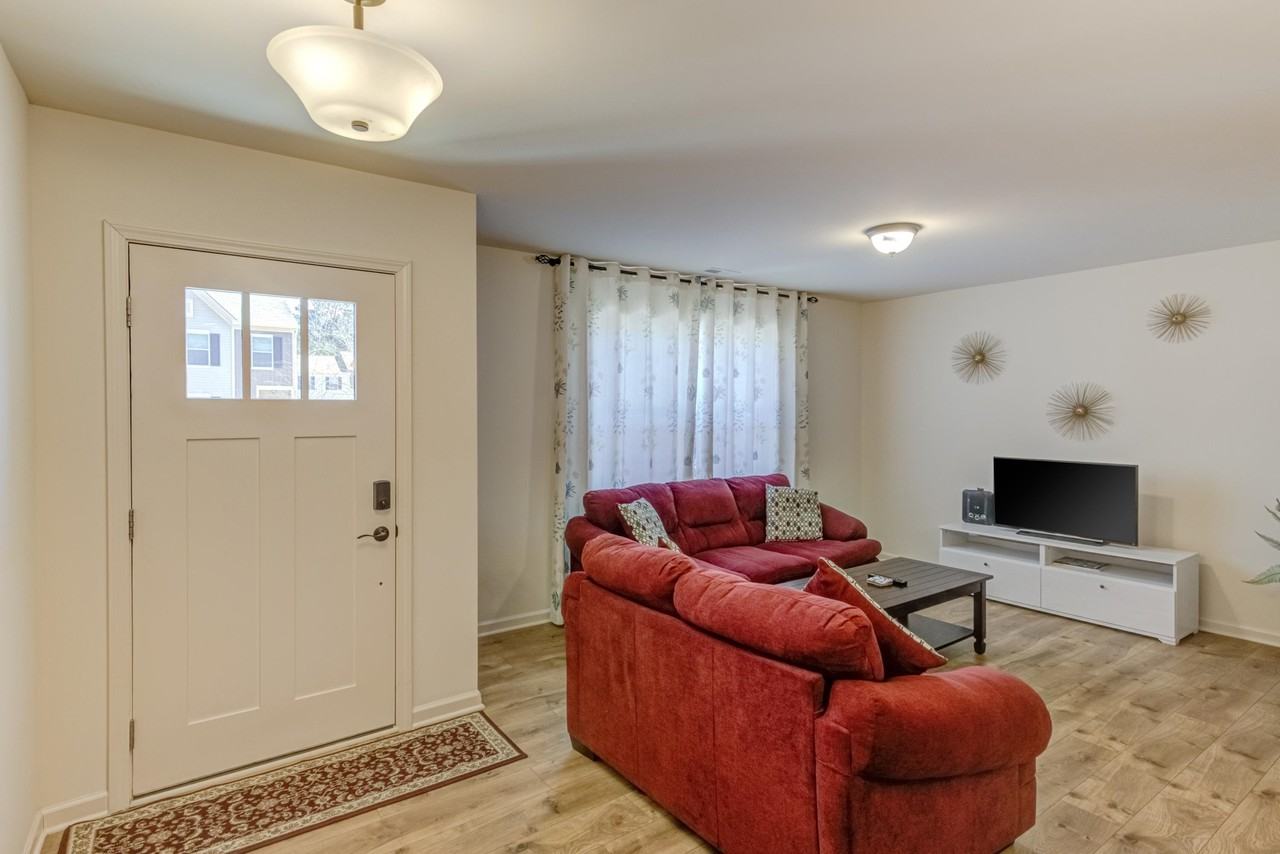 240 Spark St - Photo 5 of 18