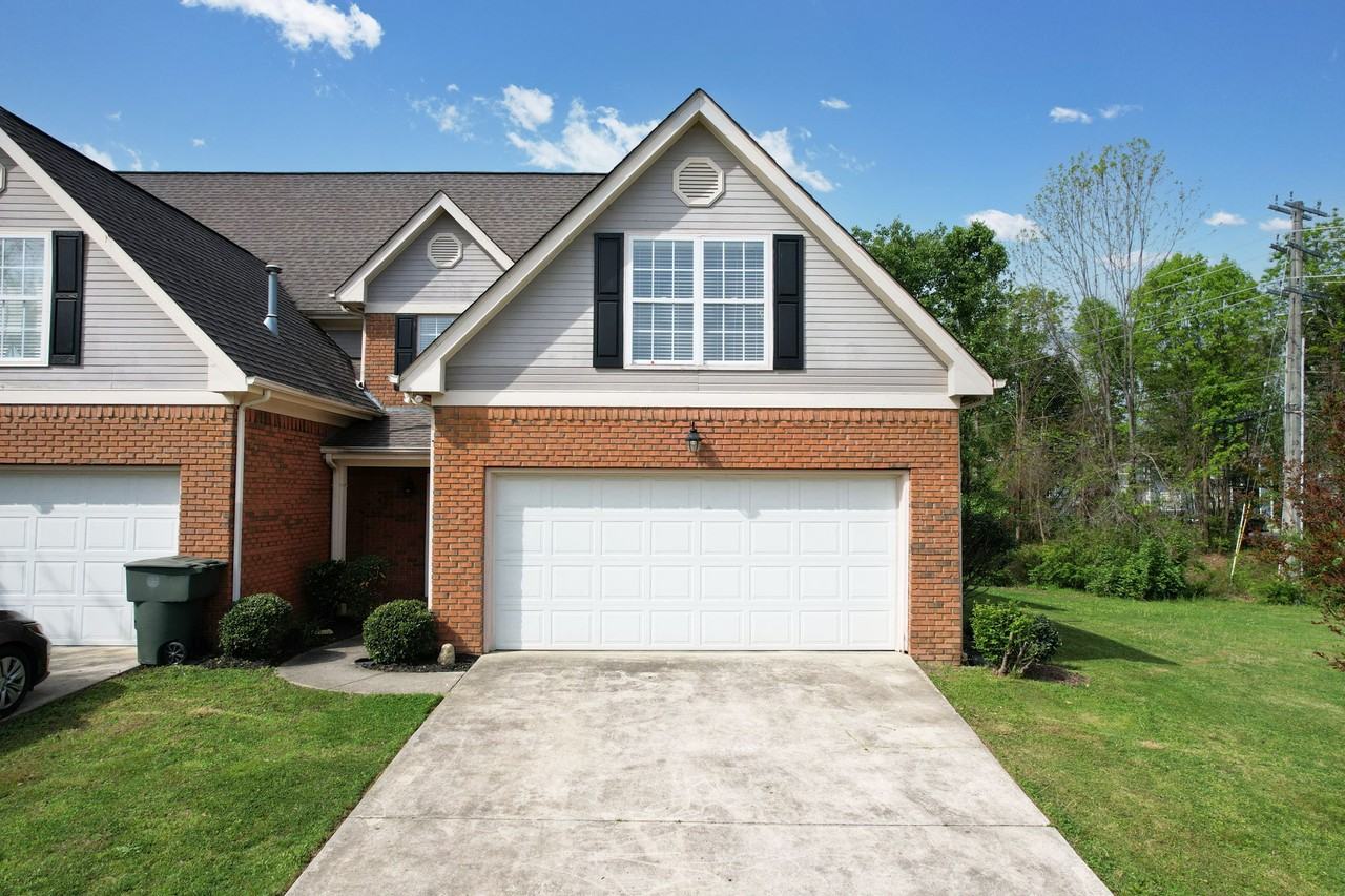 3064 Igou Crossing Dr - Photo 2 of 49