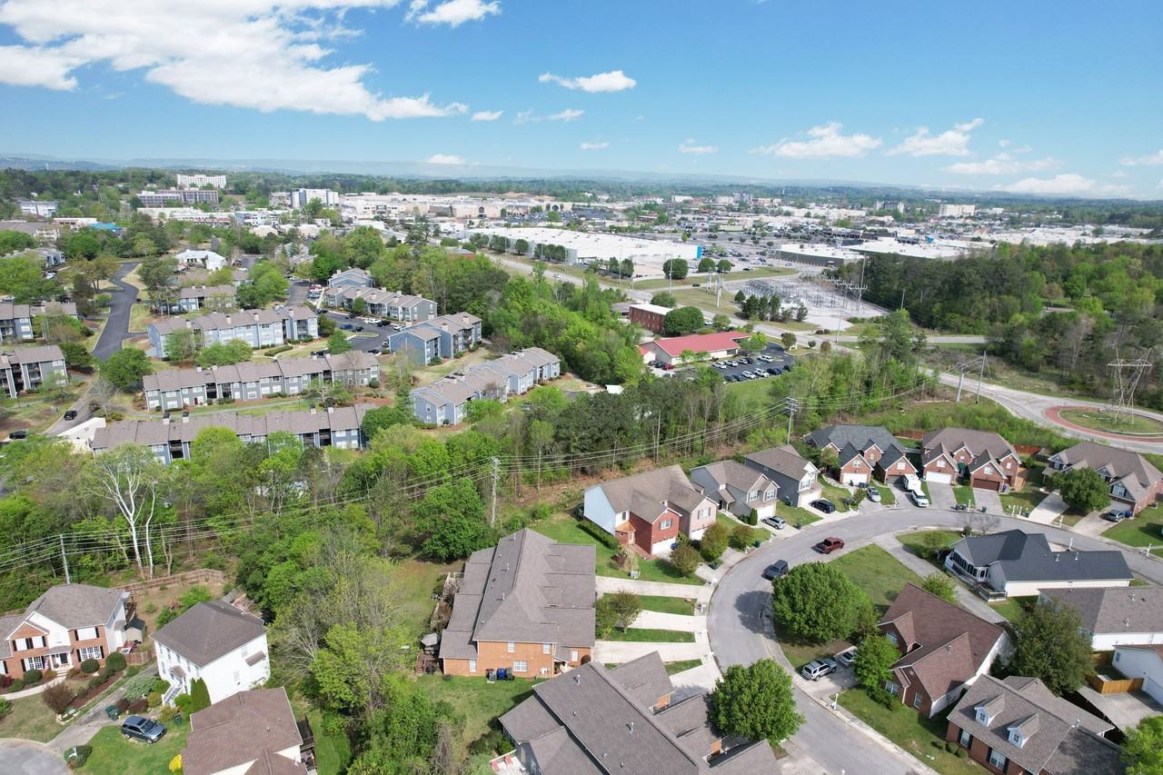 3064 Igou Crossing Dr - Photo 6 of 49