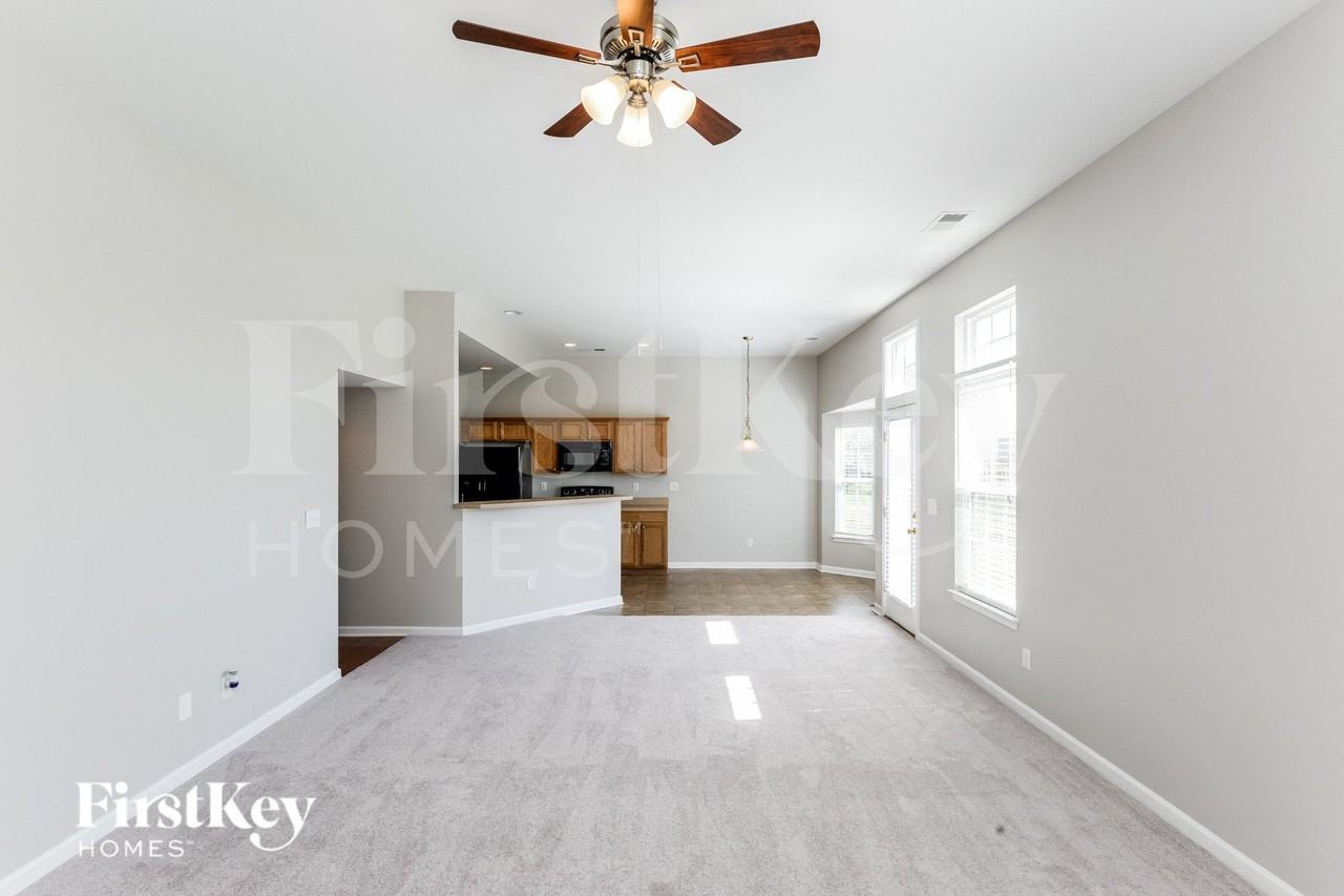 2589 Cypress Oak Ln - Photo 3 of 15