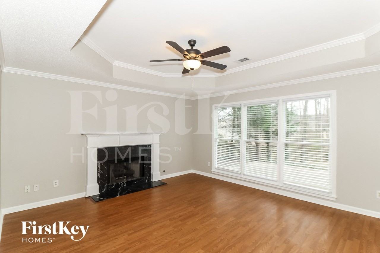 752 Teal Ct - Photo 3 of 15