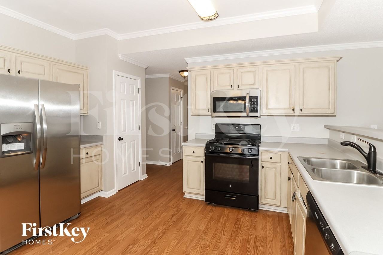 752 Teal Ct - Photo 5 of 15