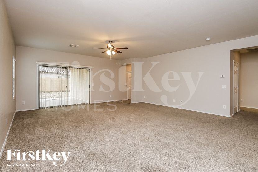 8811 S 57th Ln - Photo 3 of 15