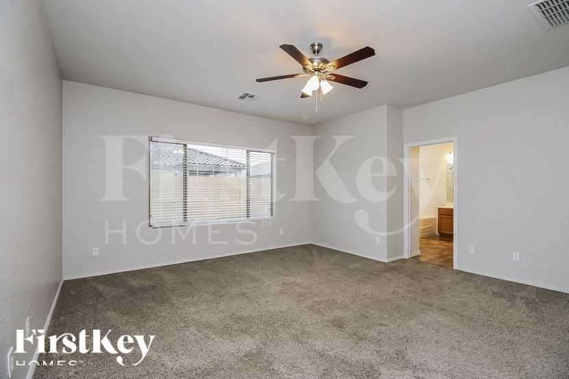 8811 S 57th Ln - Photo 7 of 15