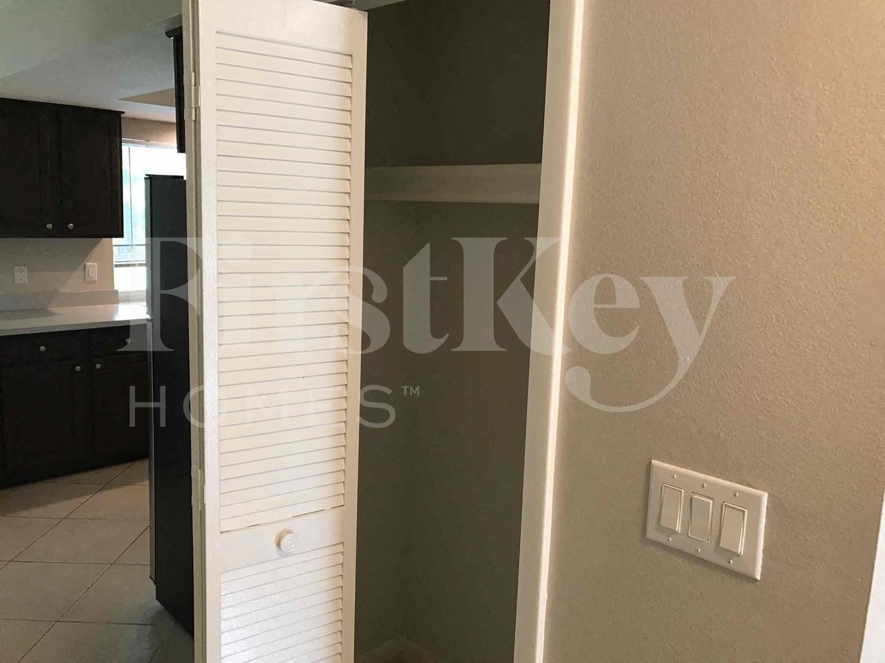 904 Se 34th Ter - Photo 5 of 30