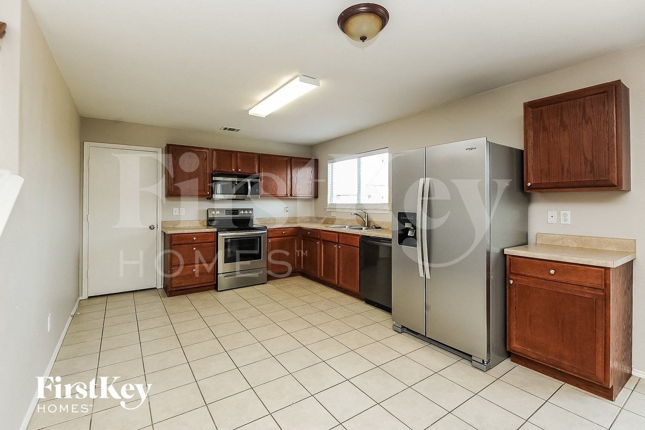 8115 Wesson Rd - Photo 5 of 15