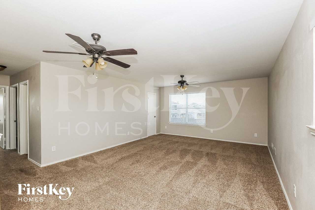 8115 Wesson Rd - Photo 7 of 15