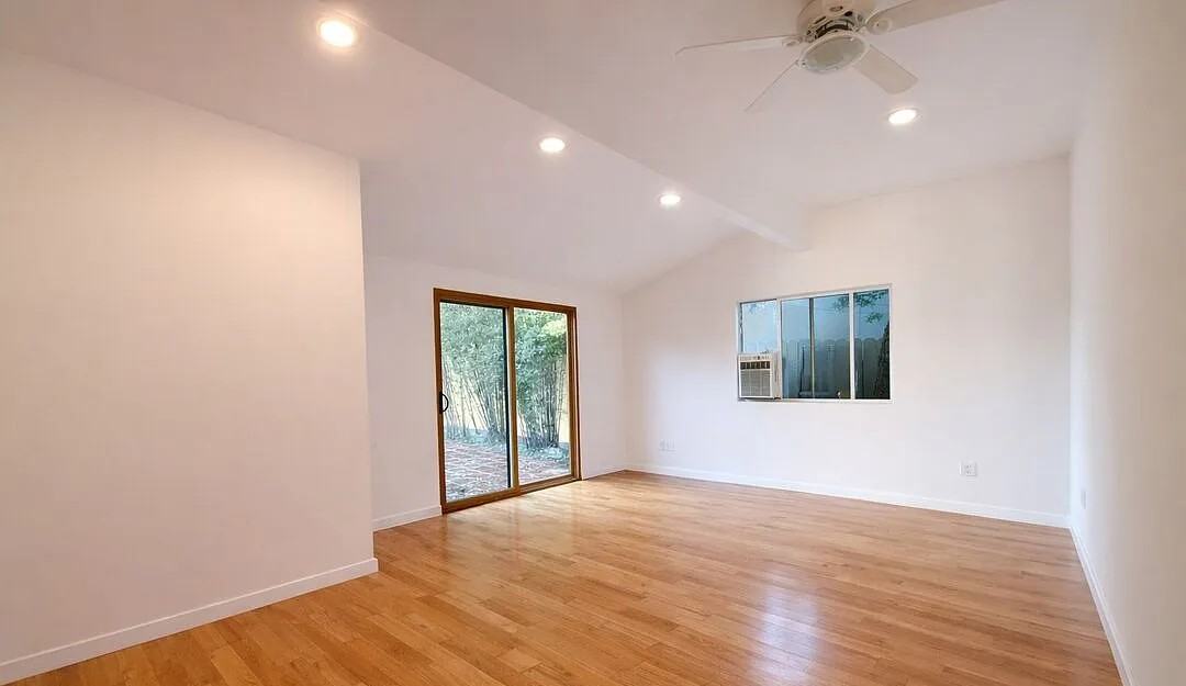 550 Almar Ave - Photo 3 of 20