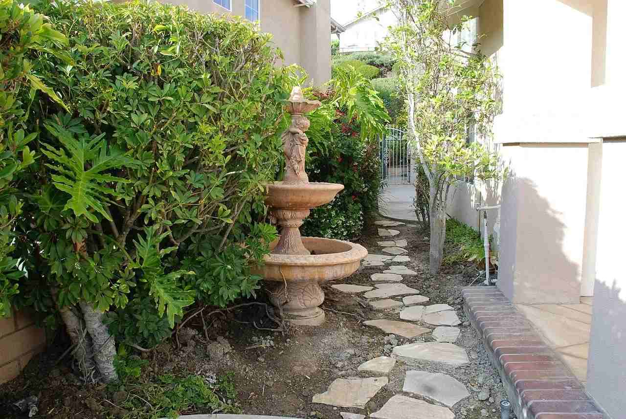 27786 Country Lane Rd - Photo 2 of 9