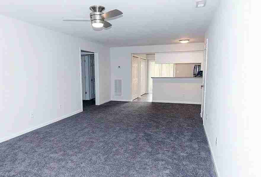 357 Fort Worth Ave - Photo 2 of 8