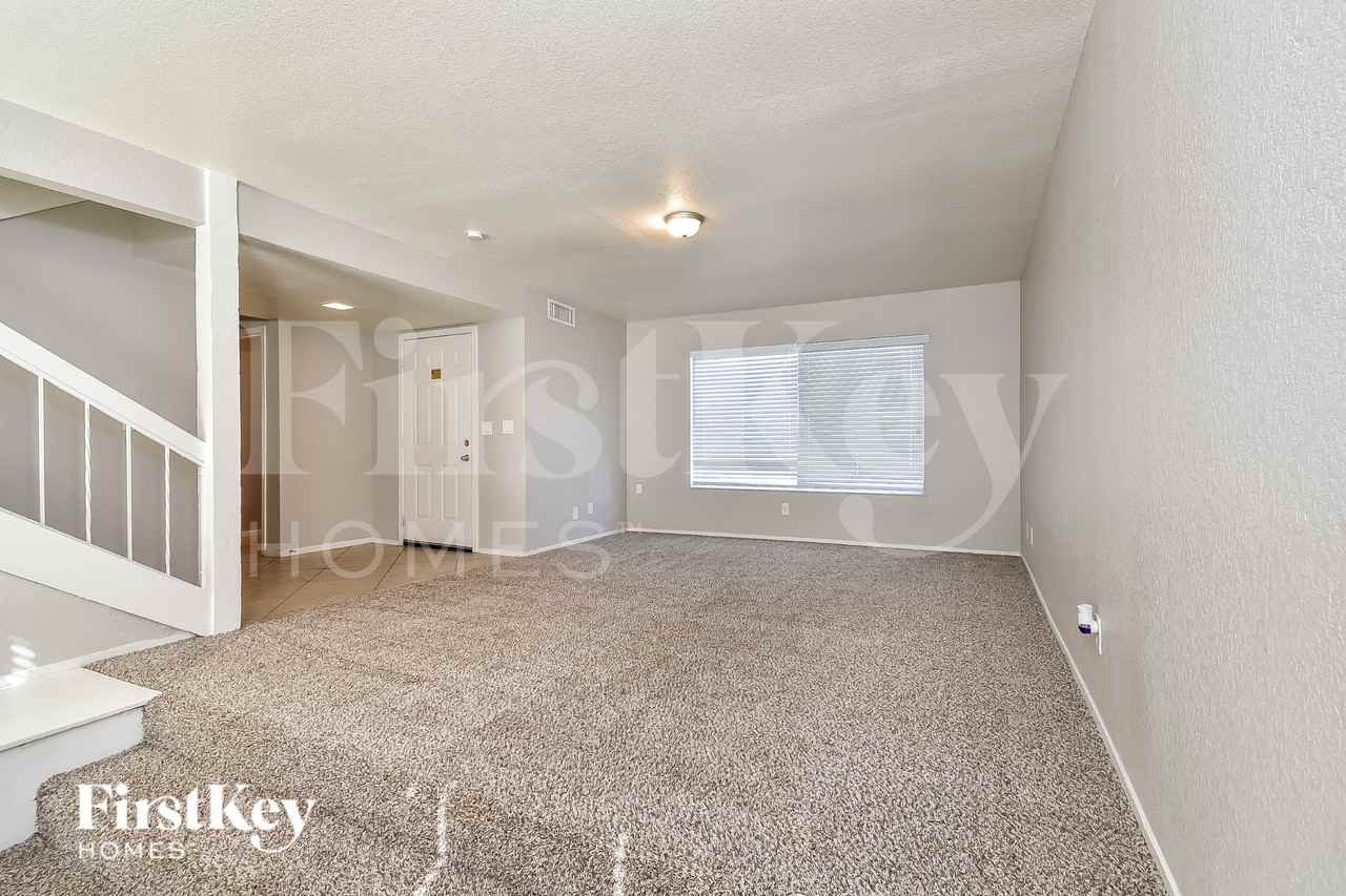 3909 Almondwood Dr - Photo 4 of 16