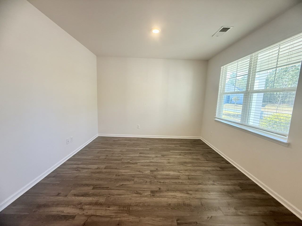 3375 Bells Lake Cir - Photo 2 of 44