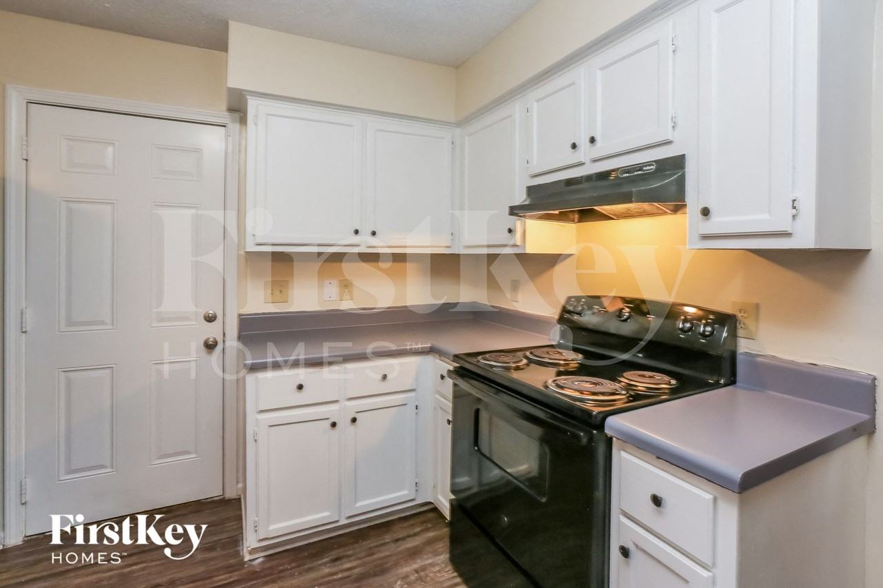 3697 Beckman Dr - Photo 6 of 15