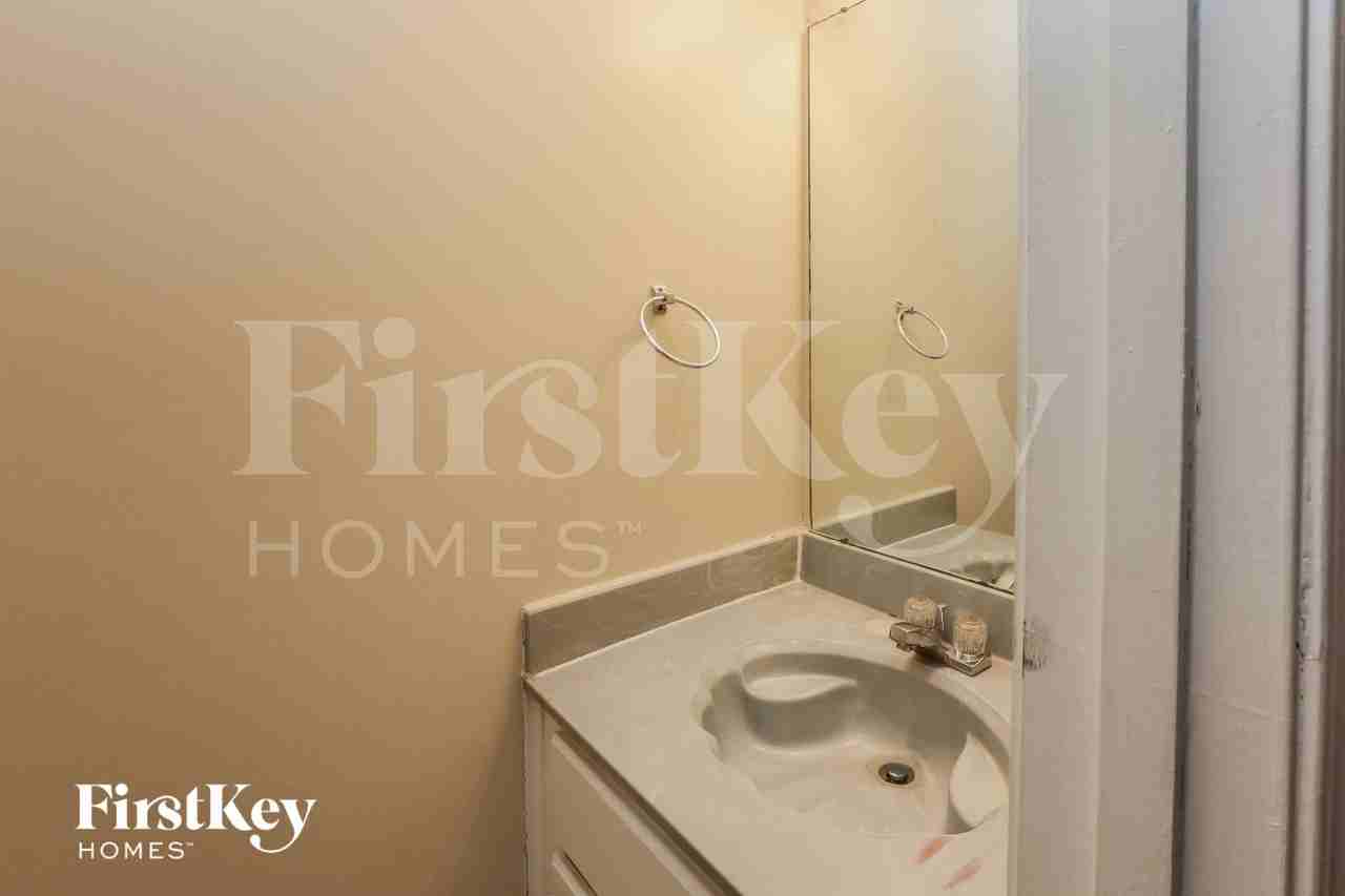 3697 Beckman Dr - Photo 7 of 15