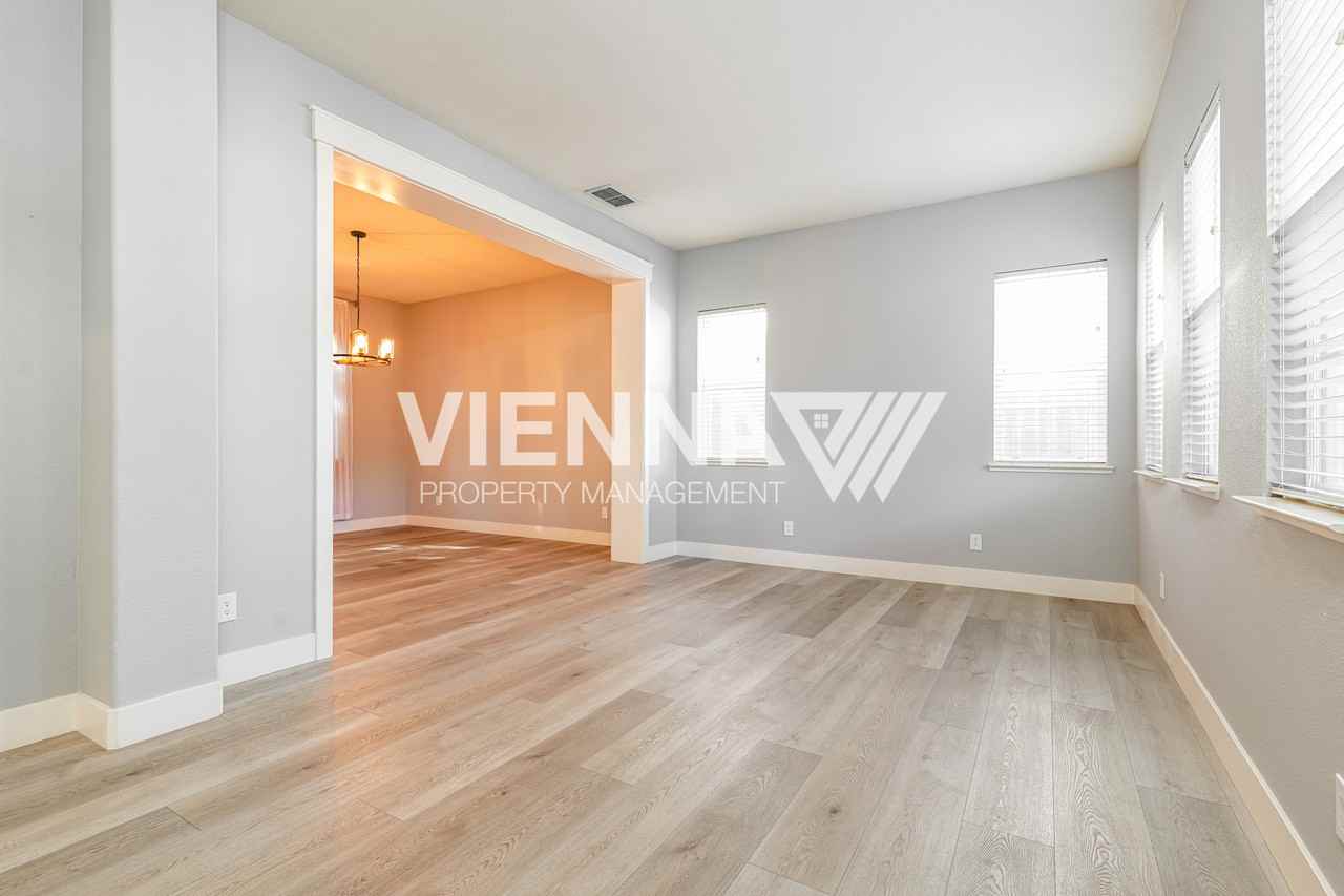 8121 Gilleland Dr - Photo 4 of 20