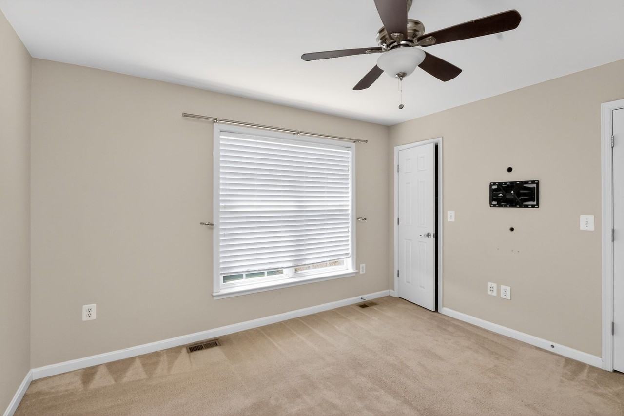 15742 John Diskin Cir - Photo 3 of 15