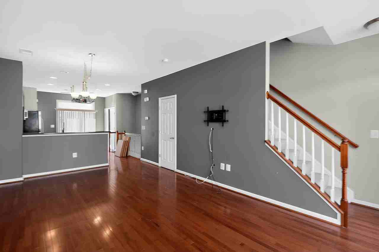 15742 John Diskin Cir - Photo 6 of 15