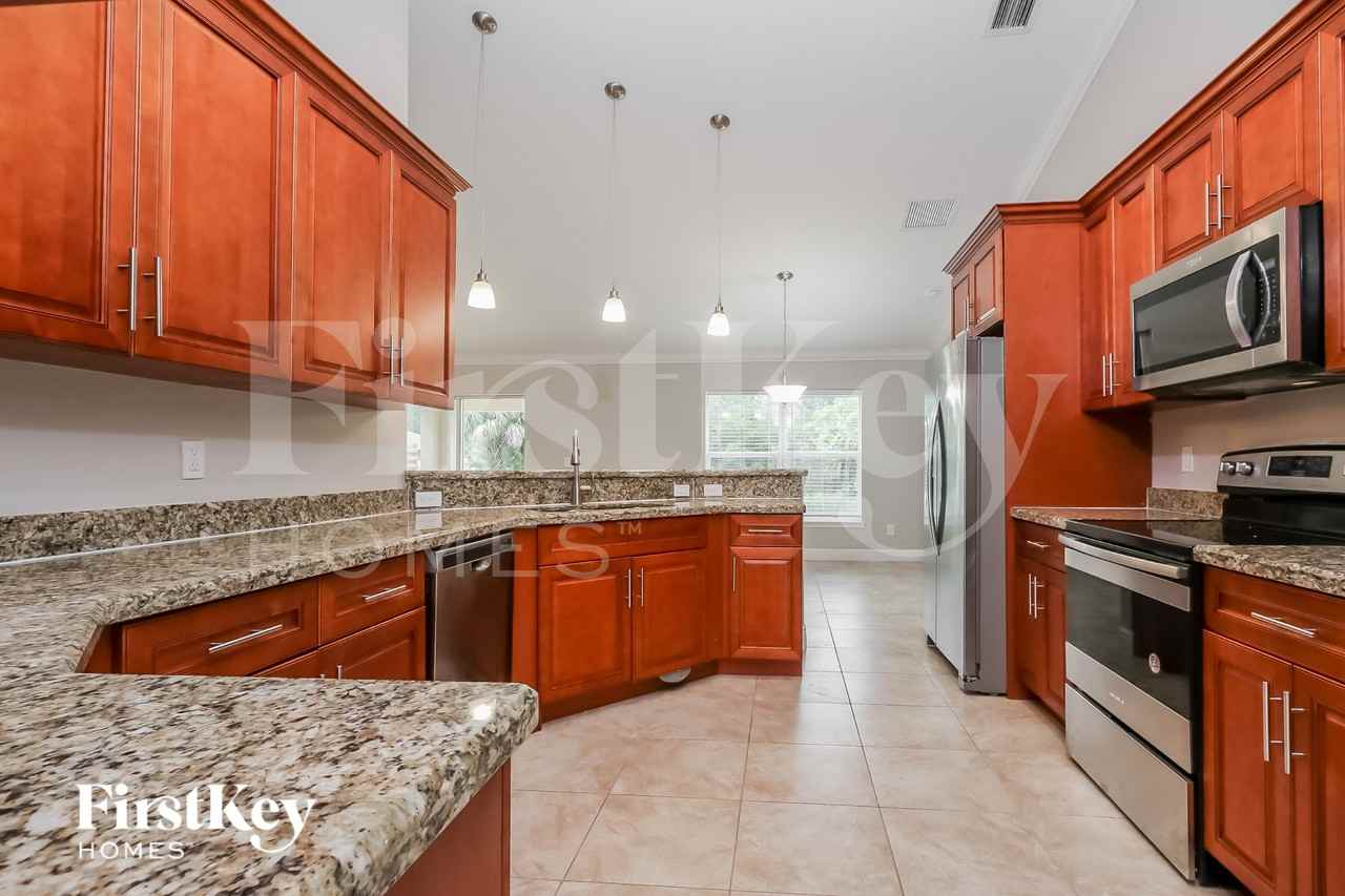 2365 Sw Webster Ln - Photo 5 of 15