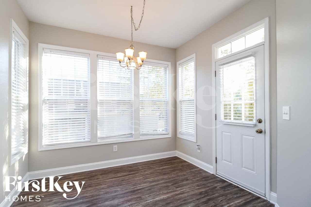 221 Bridgewater Dr - Photo 6 of 15