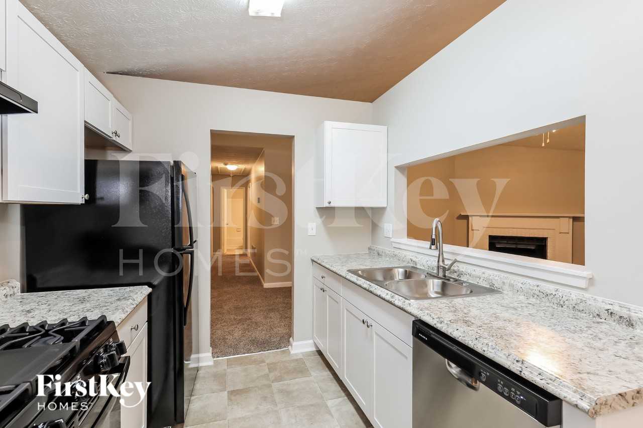 206 Red Oak Dr - Photo 5 of 16