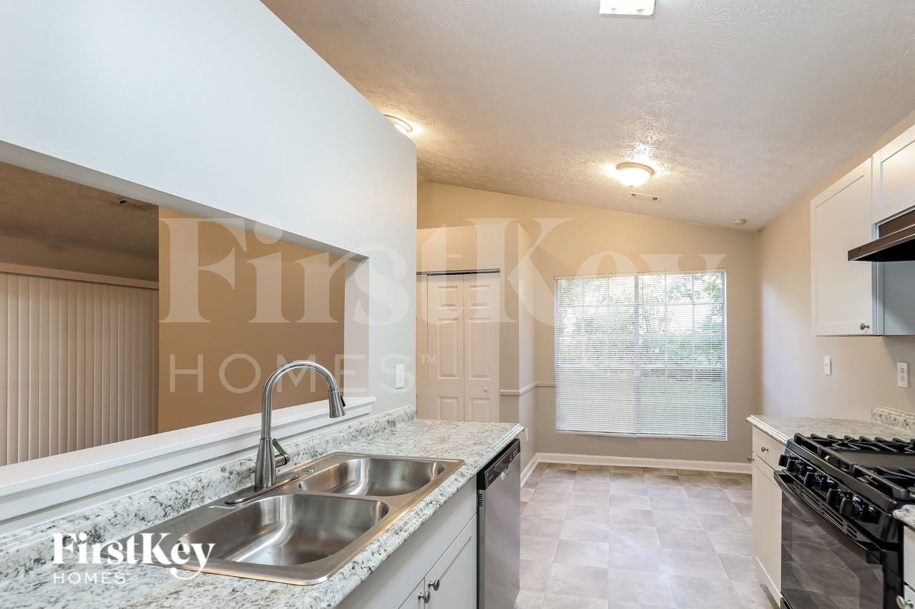 206 Red Oak Dr - Photo 6 of 16