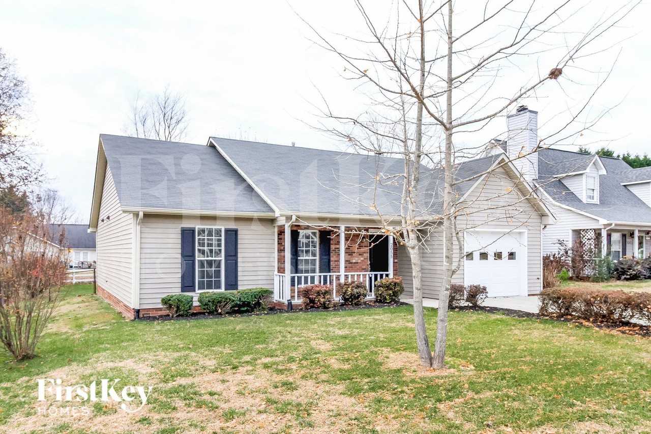 2055 Ardmore Village Ln - Photo 2 of 15