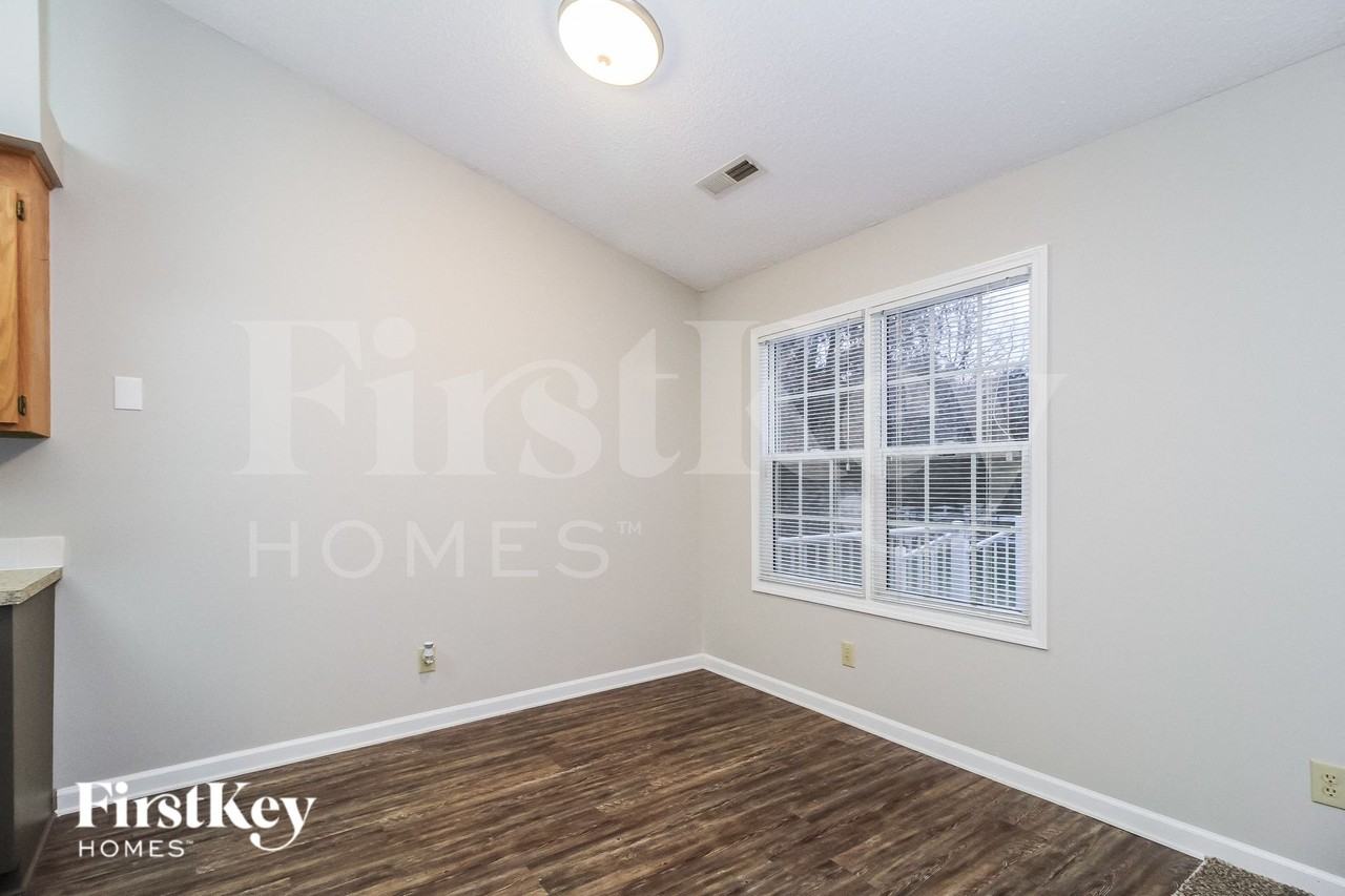 2055 Ardmore Village Ln - Photo 5 of 15