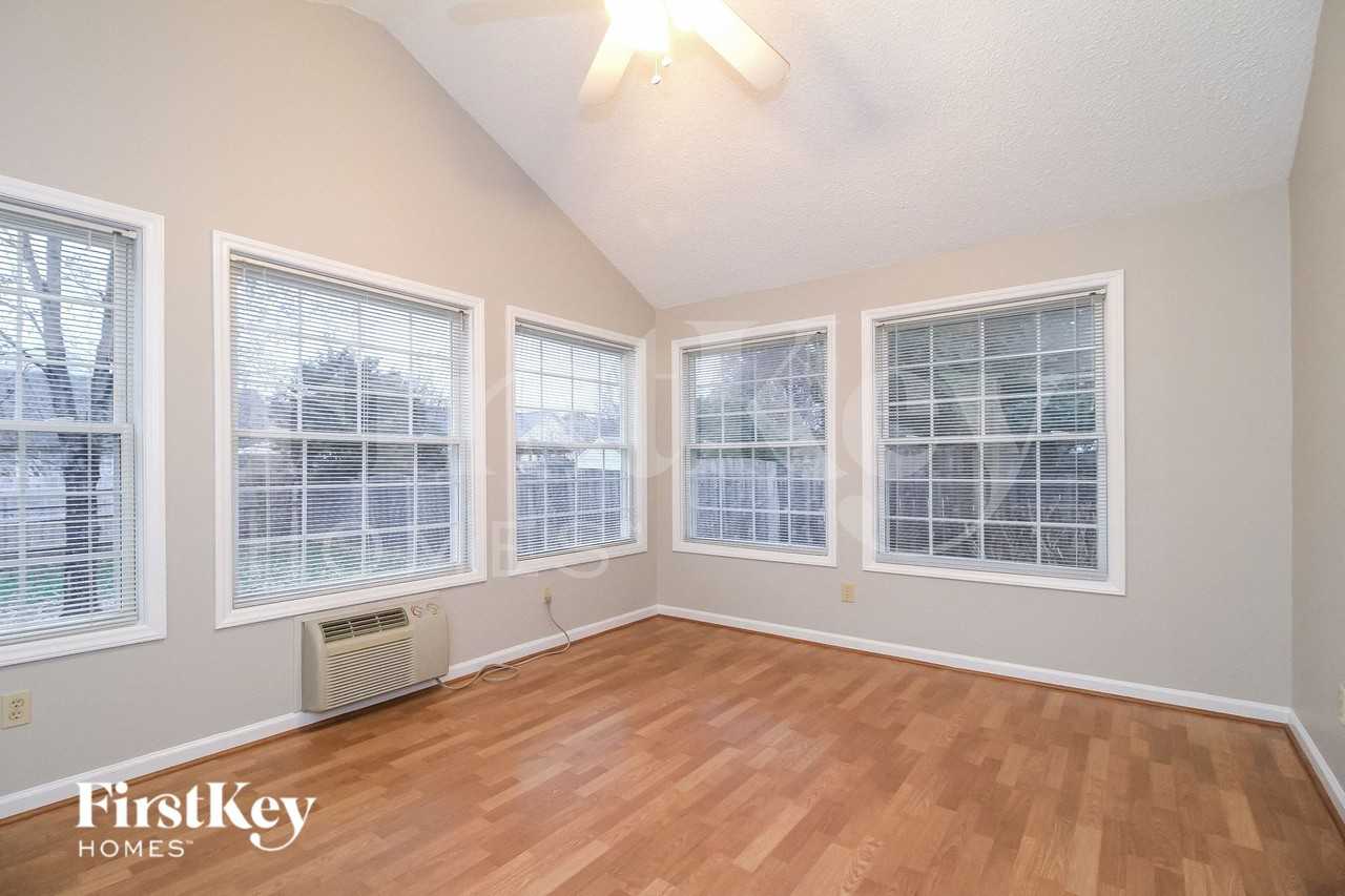 2055 Ardmore Village Ln - Photo 7 of 15