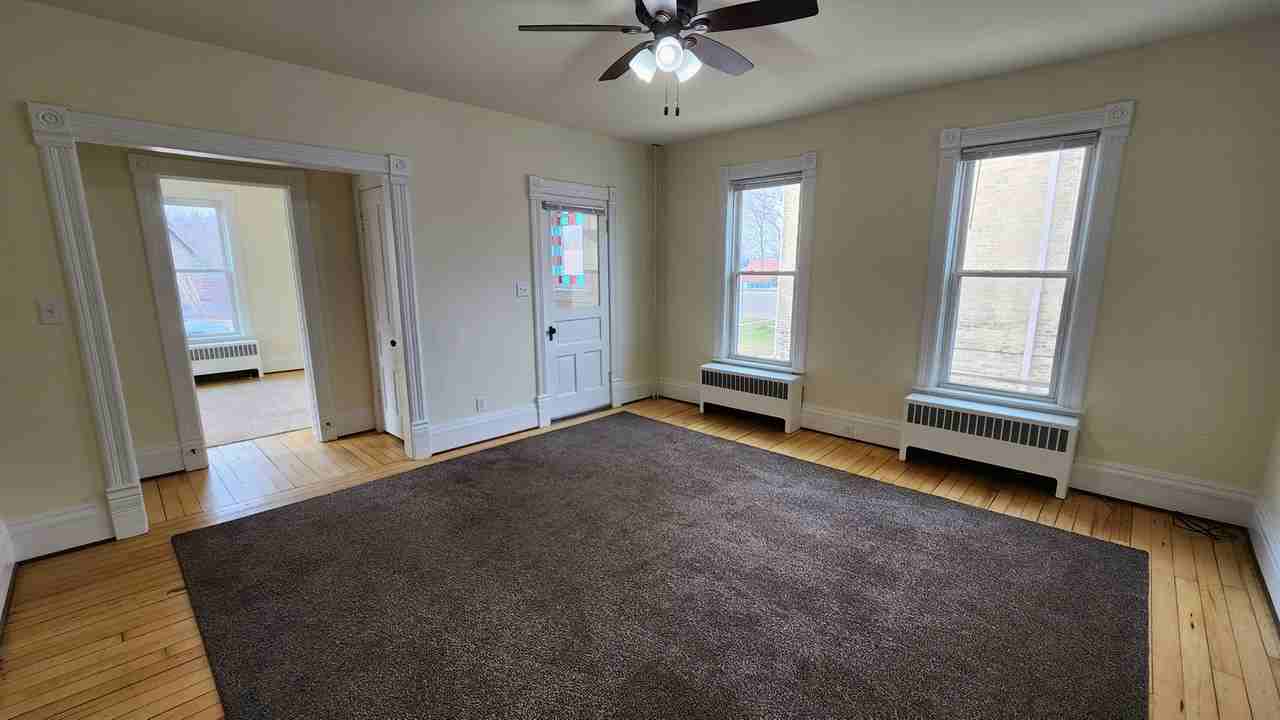 1002 E Main St - Photo 2 of 7