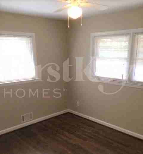 1843 Wee Kirk Rd Se - Photo 2 of 10