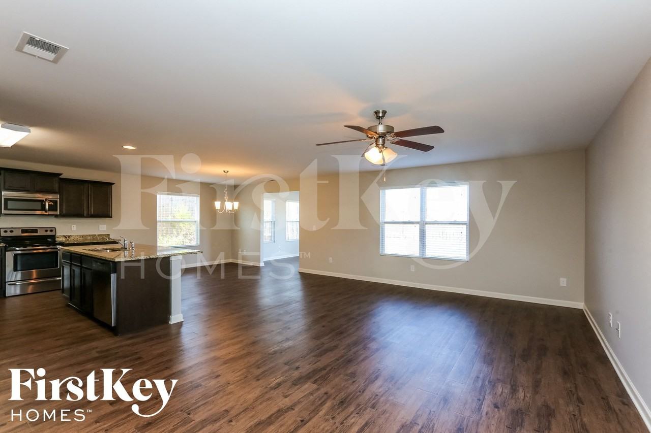 181 Ashby St - Photo 2 of 15