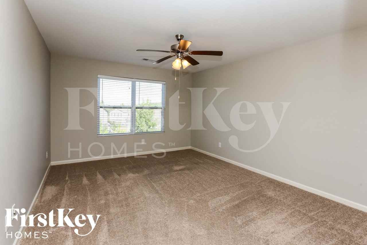 181 Ashby St - Photo 6 of 15