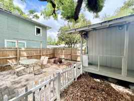featured image of 1216 E Chelsea St #B
