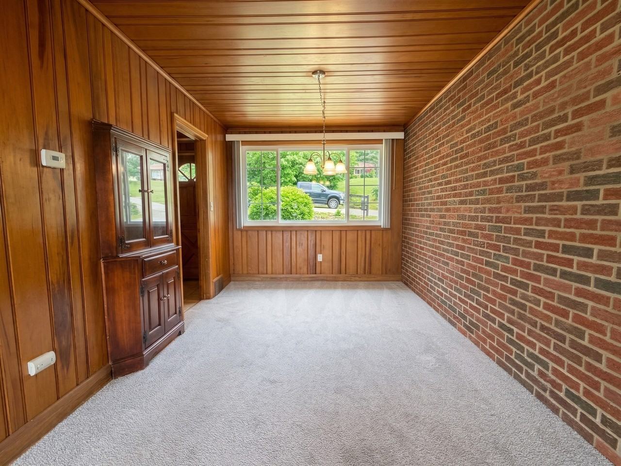 908 Scenic Dr - Photo 6 of 21