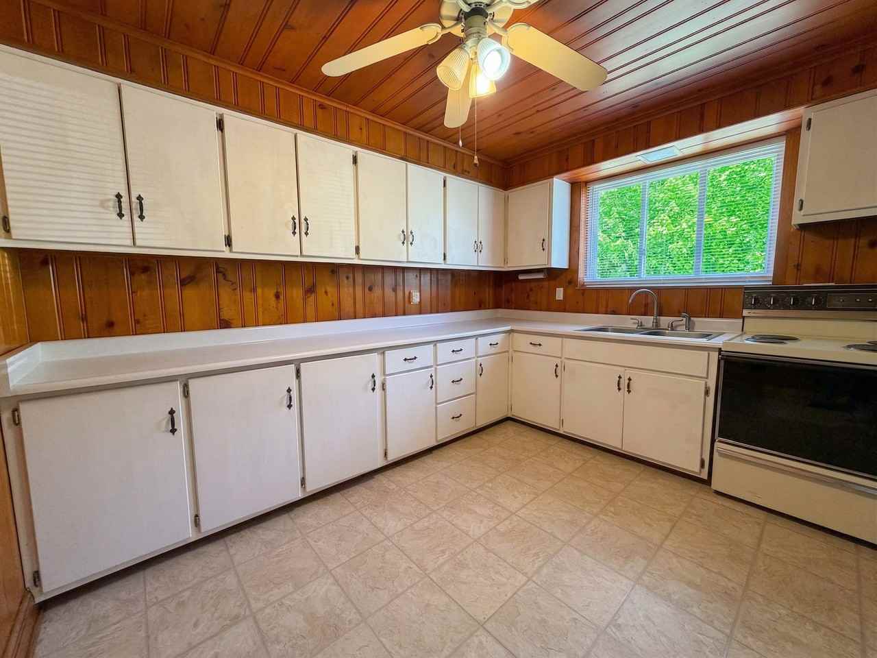 908 Scenic Dr - Photo 7 of 21