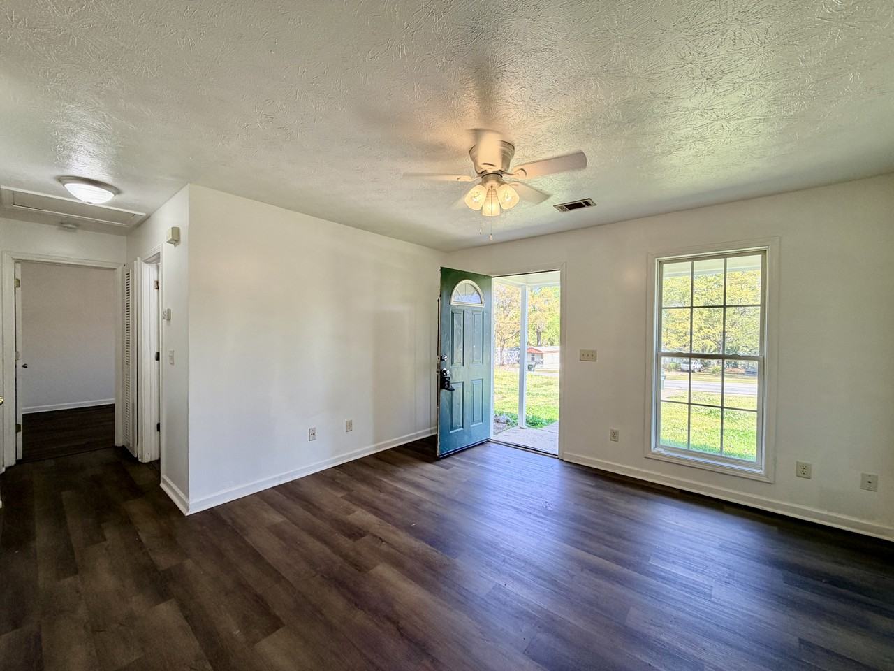 16 Crosswinds Rd #B - Photo 3 of 8