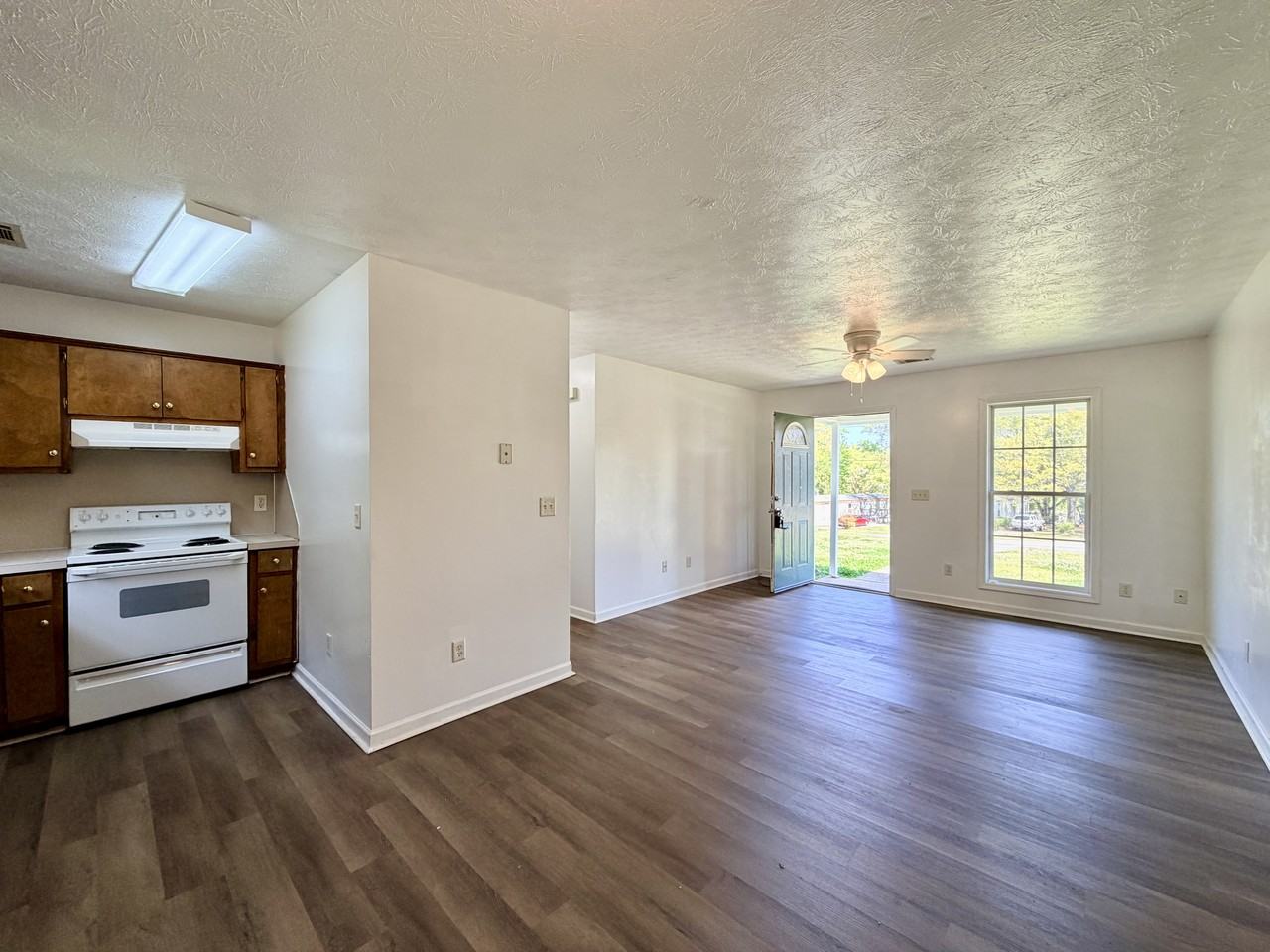 16 Crosswinds Rd #B - Photo 4 of 8