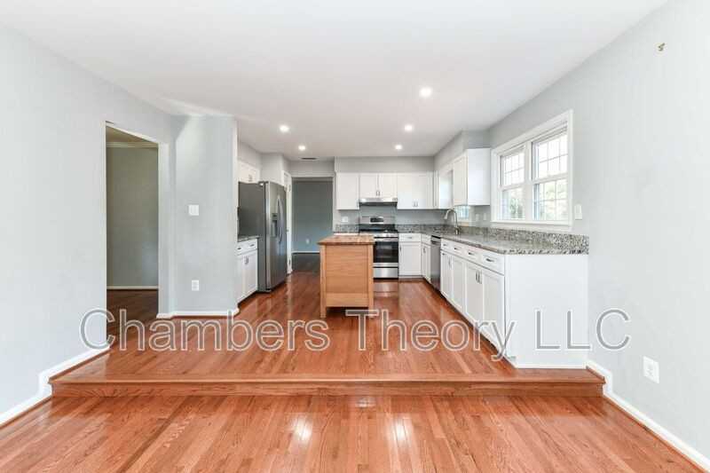 14526 Oak Cluster Dr - Photo 5 of 49