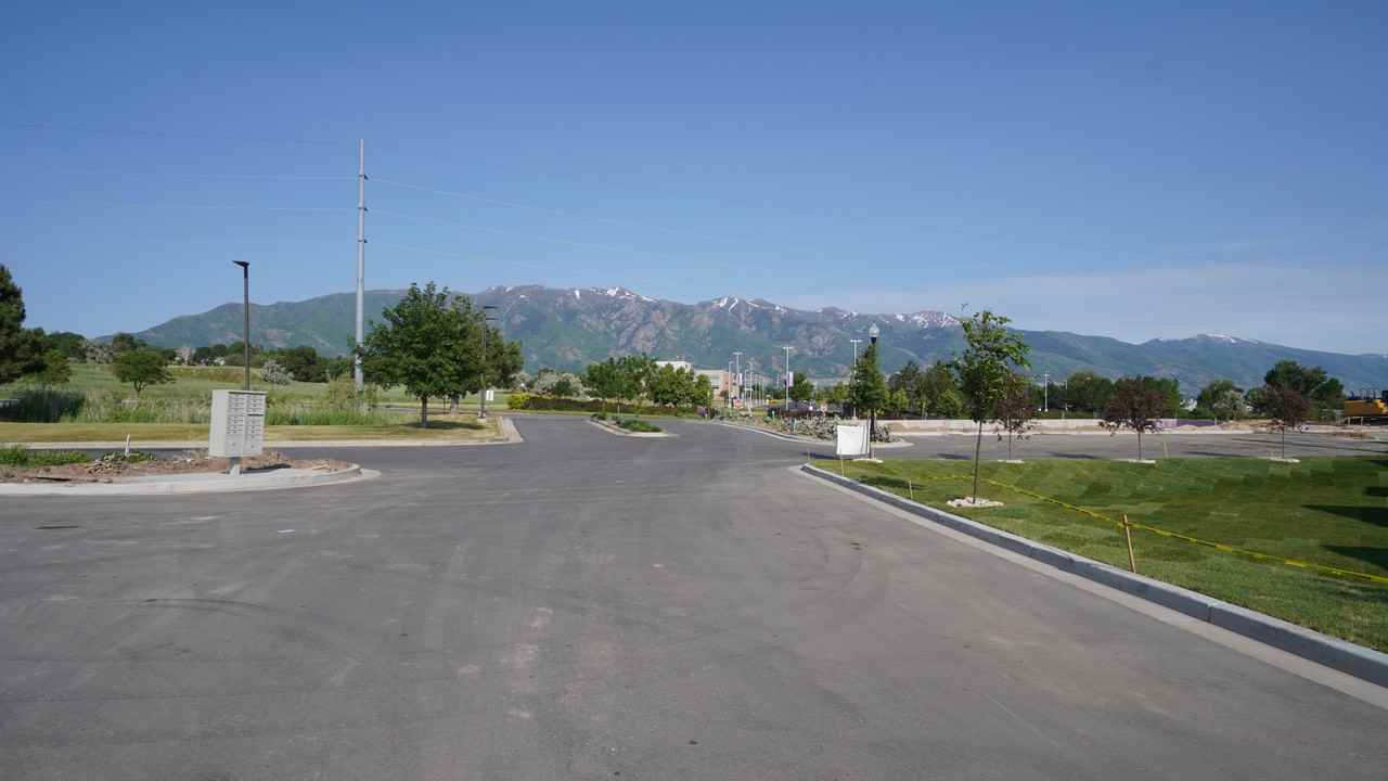 984 S Swoop Dr - Photo 2 of 36