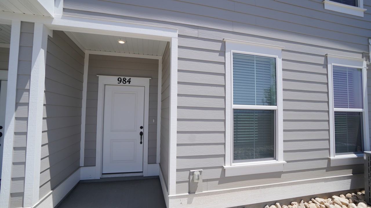 984 S Swoop Dr - Photo 4 of 36